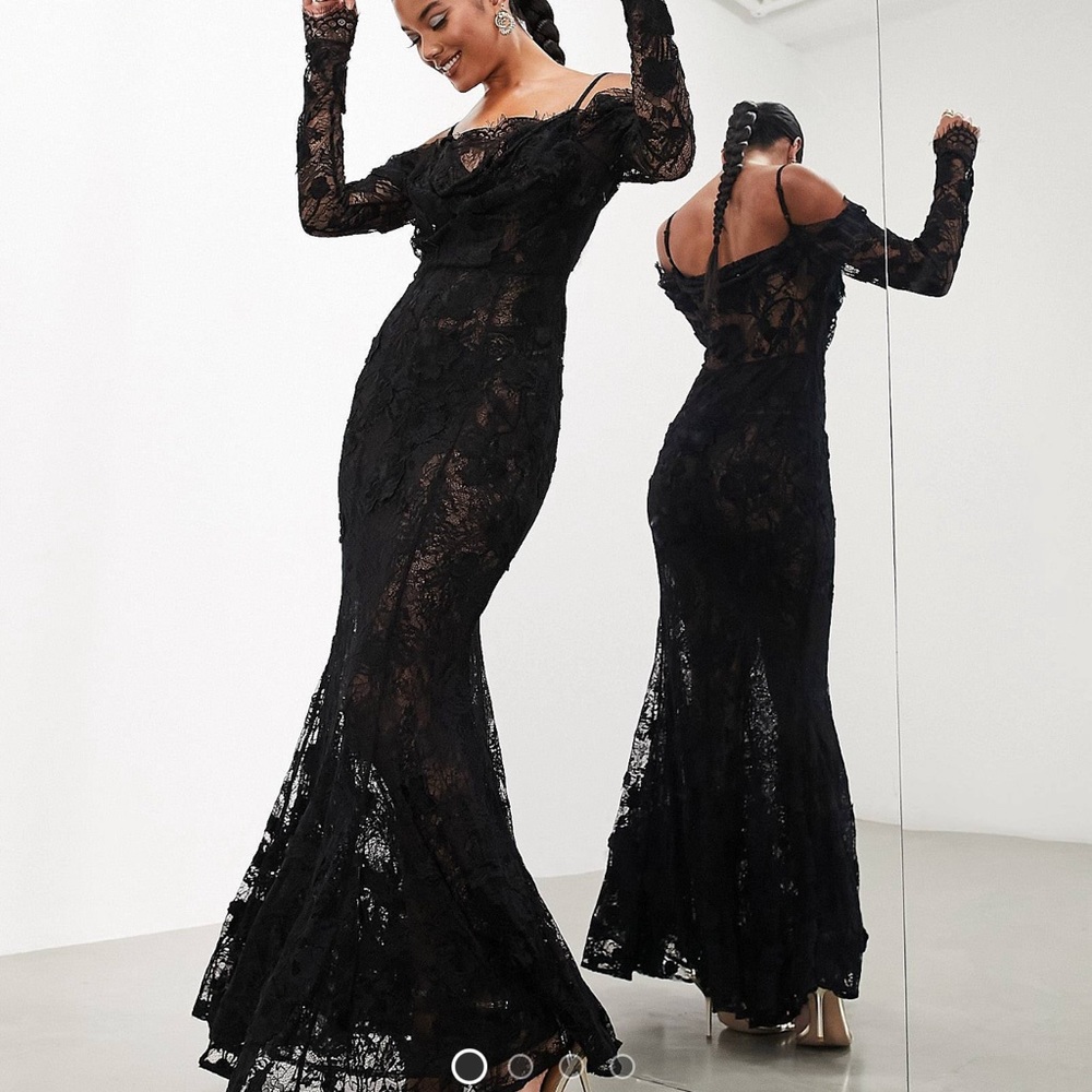 Cowlneck
Adjustable straps
Long sleeves
Lace delicate, 100% Polyester.